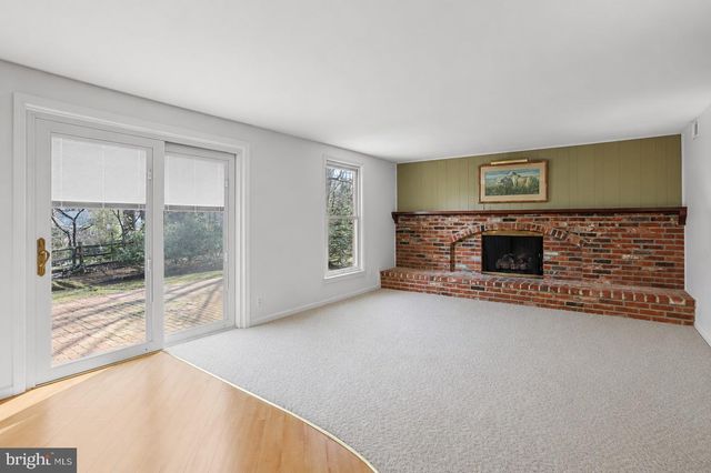 11209 FARMLAND DR, Rockville, MD 20852