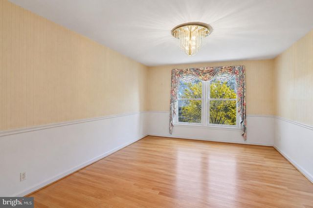 11209 FARMLAND DR, Rockville, MD 20852