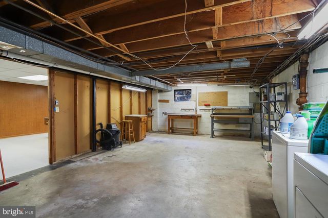 11209 FARMLAND DR, Rockville, MD 20852