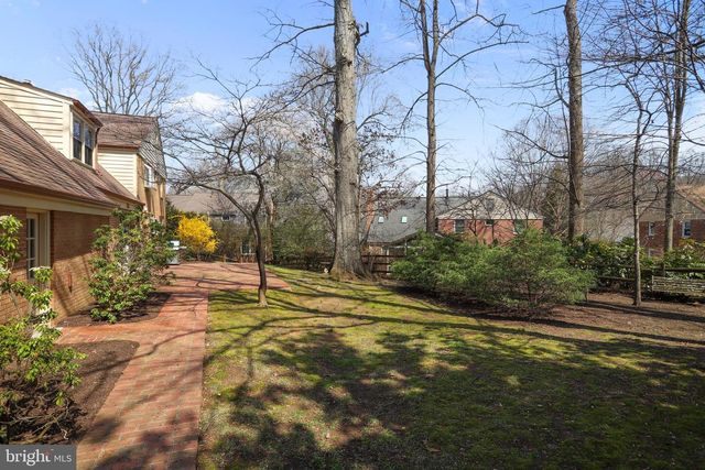11209 FARMLAND DR, Rockville, MD 20852