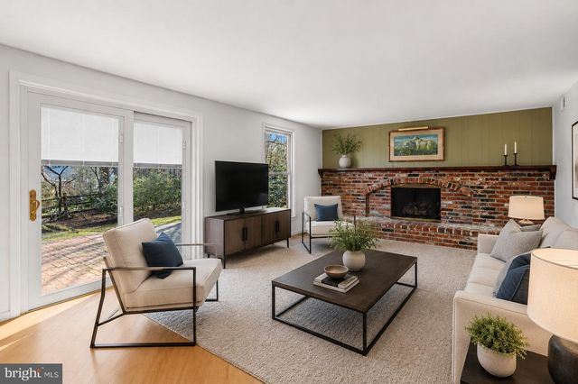 11209 FARMLAND DR, Rockville, MD 20852