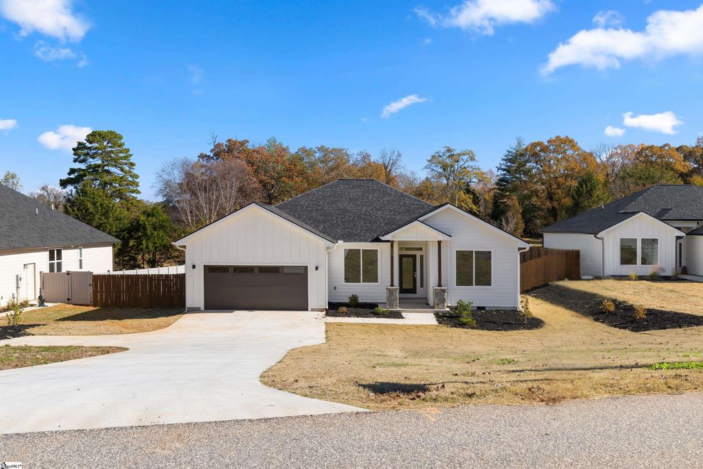 204 Tot Howell Road, Greer, SC 29651