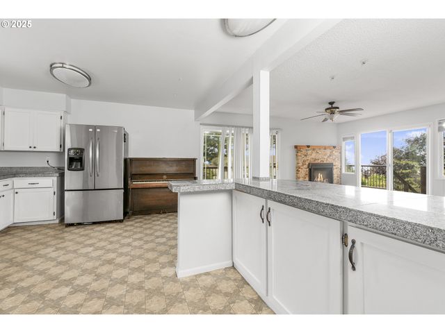 1214 RANSOM Ave, Brookings, OR 97415