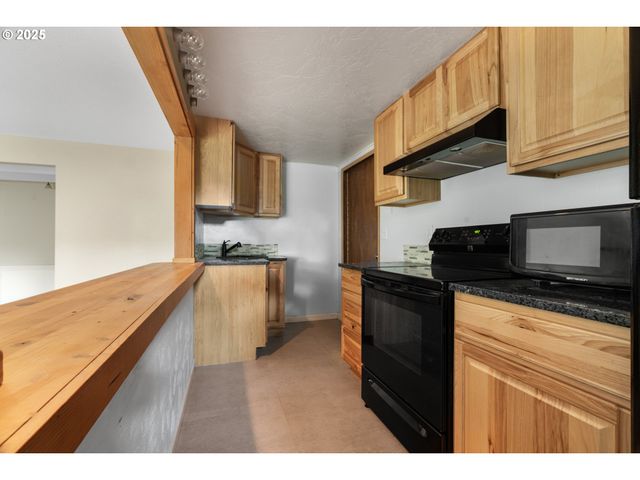 1214 RANSOM Ave, Brookings, OR 97415