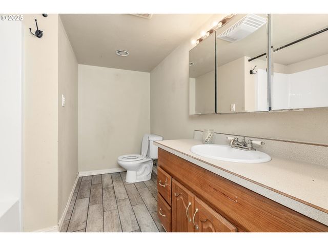 1214 RANSOM Ave, Brookings, OR 97415