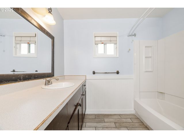 1214 RANSOM Ave, Brookings, OR 97415