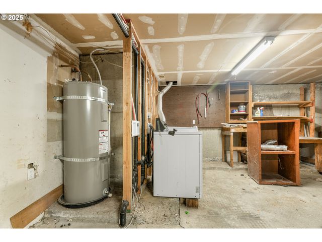 1214 RANSOM Ave, Brookings, OR 97415