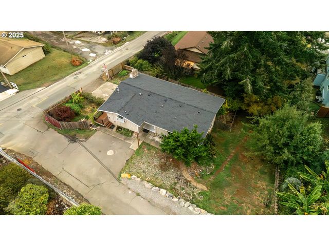 1214 RANSOM Ave, Brookings, OR 97415