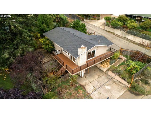 1214 RANSOM Ave, Brookings, OR 97415