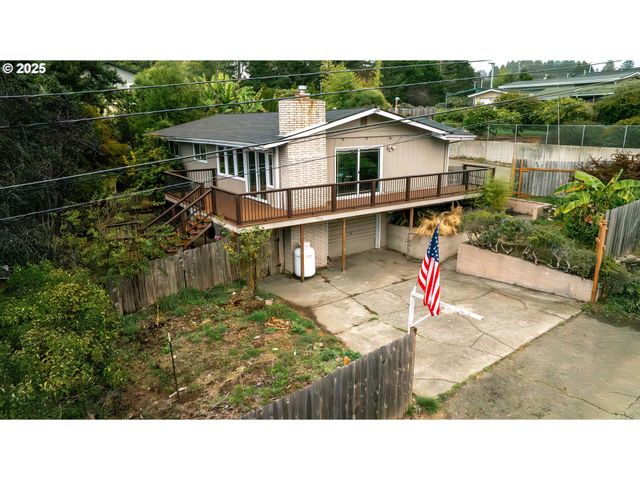 1214 RANSOM Ave, Brookings, OR 97415