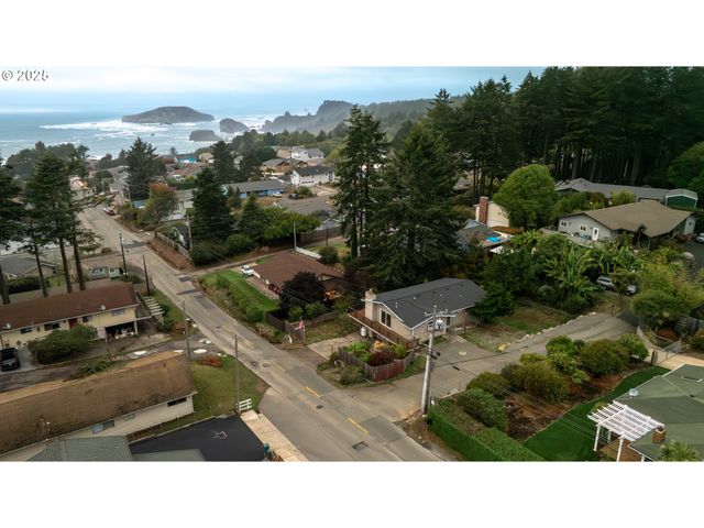 1214 RANSOM Ave, Brookings, OR 97415