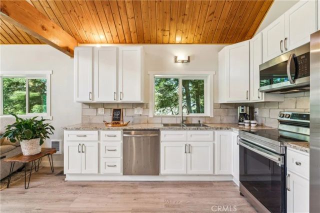 601 Sunderland Court, Lake Arrowhead, CA 92352