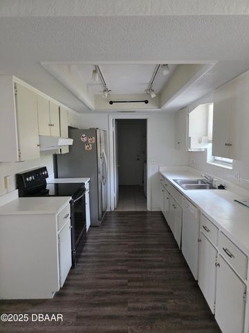 331 Fordham Drive, Daytona Beach, FL 32118