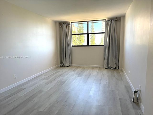 290 174th St 714, Sunny Isles Beach, FL 33160