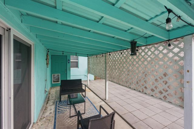 824 NW 4th Avenue, Boynton Beach, FL 33426