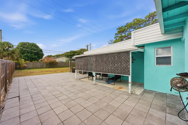 824 NW 4th Avenue, Boynton Beach, FL 33426