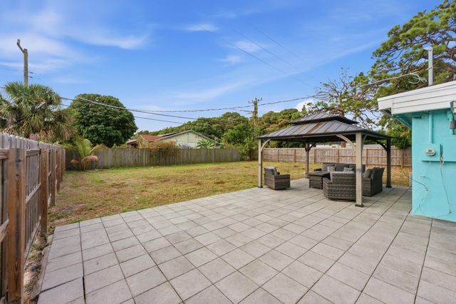 824 NW 4th Avenue, Boynton Beach, FL 33426