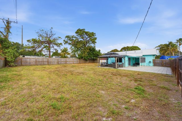 824 NW 4th Avenue, Boynton Beach, FL 33426