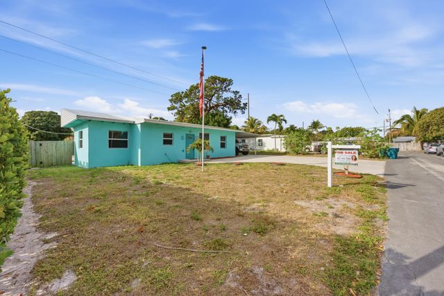 824 NW 4th Avenue, Boynton Beach, FL 33426