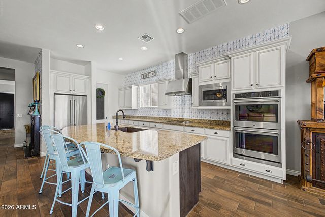 2528 E TOMAHAWK Court, Gilbert, AZ 85298