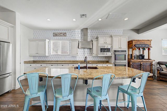 2528 E TOMAHAWK Court, Gilbert, AZ 85298