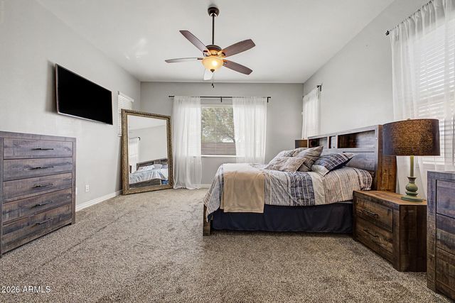 2528 E TOMAHAWK Court, Gilbert, AZ 85298