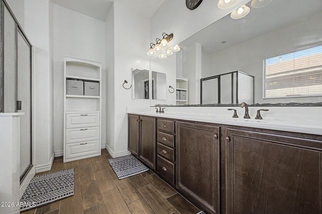 2528 E TOMAHAWK Court, Gilbert, AZ 85298