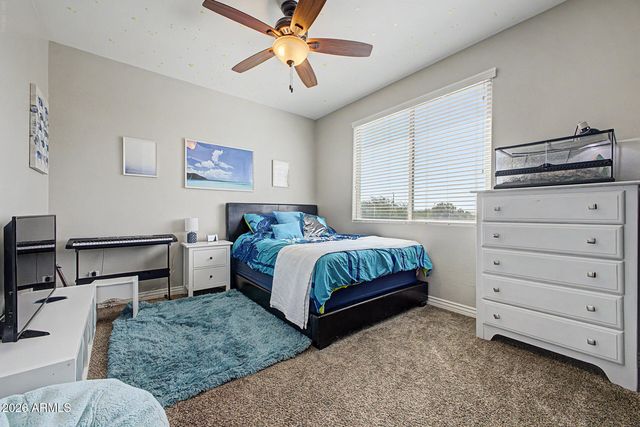 2528 E TOMAHAWK Court, Gilbert, AZ 85298