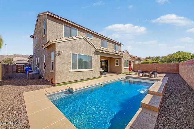 2528 E TOMAHAWK Court, Gilbert, AZ 85298