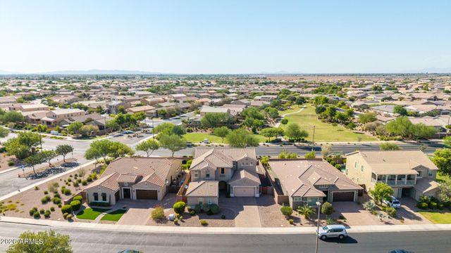 2528 E TOMAHAWK Court, Gilbert, AZ 85298