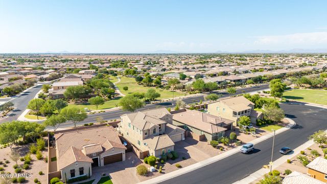 2528 E TOMAHAWK Court, Gilbert, AZ 85298