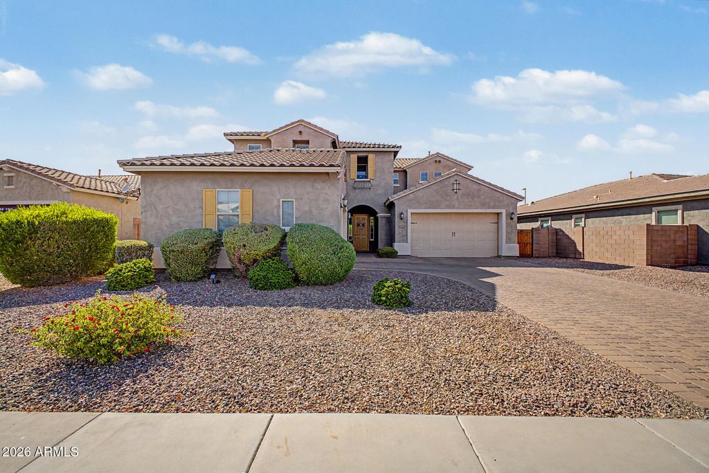 2528 E TOMAHAWK Court, Gilbert, AZ 85298