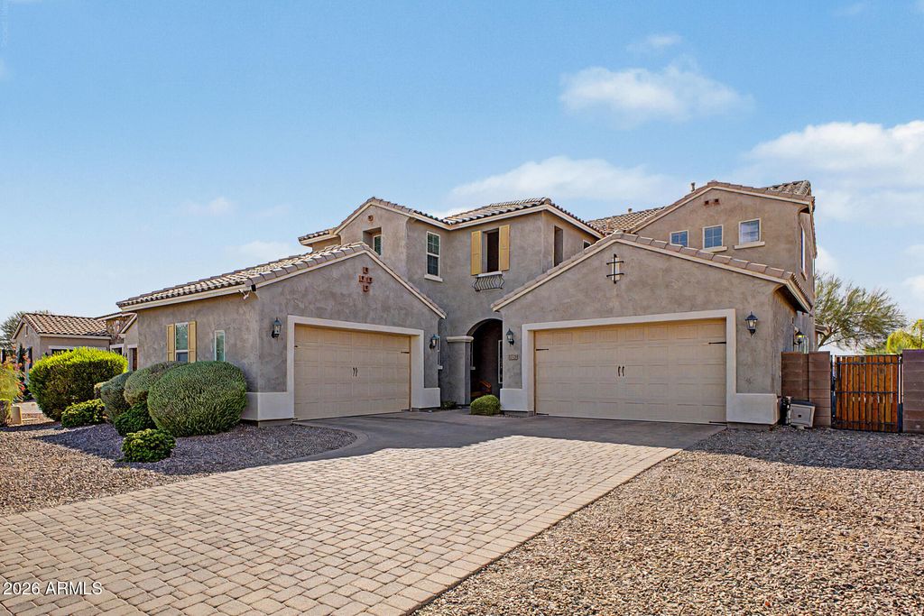 2528 E TOMAHAWK Court, Gilbert, AZ 85298 — photo 2