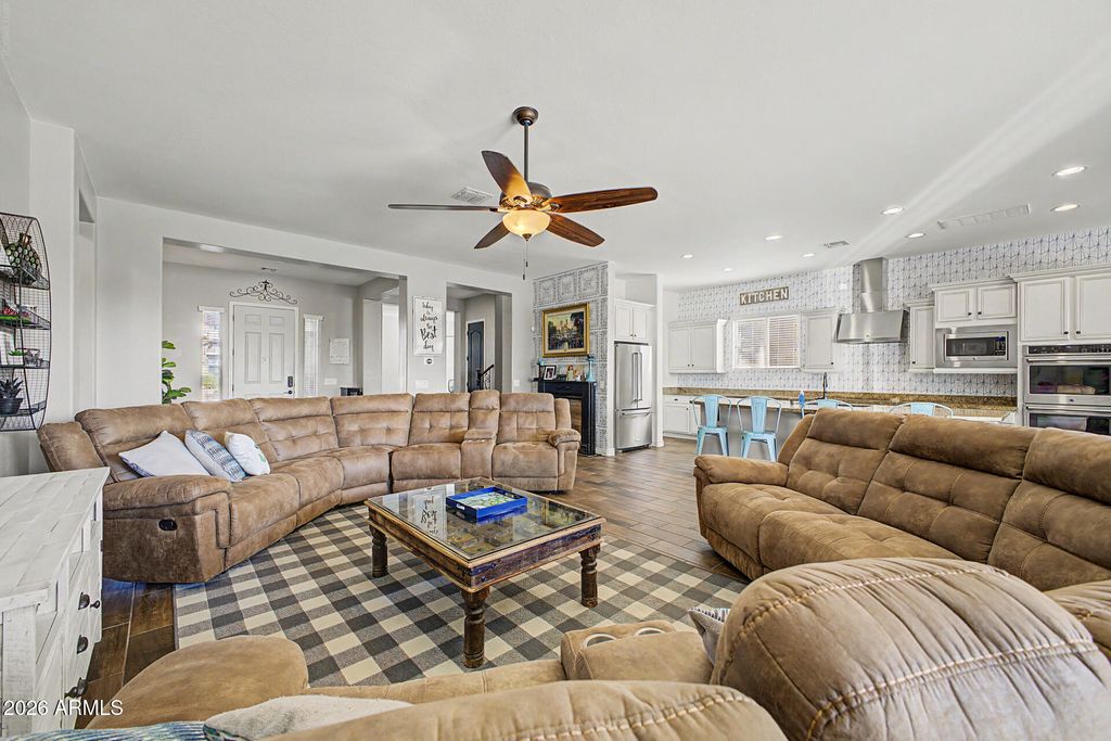 2528 E TOMAHAWK Court, Gilbert, AZ 85298 — photo 5