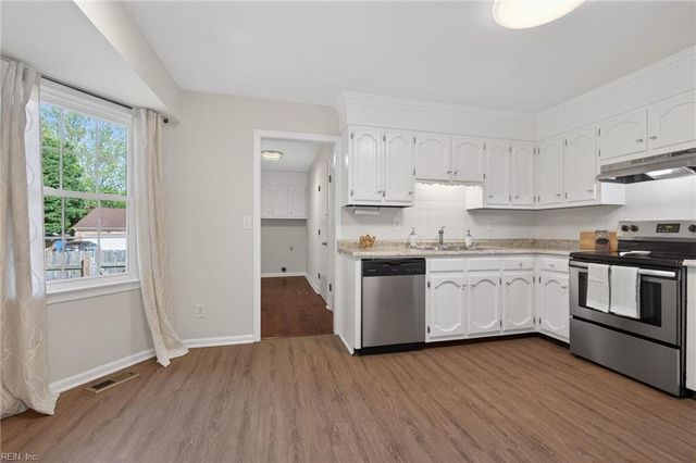 2432 Lakewood LN, Chesapeake, VA 23321