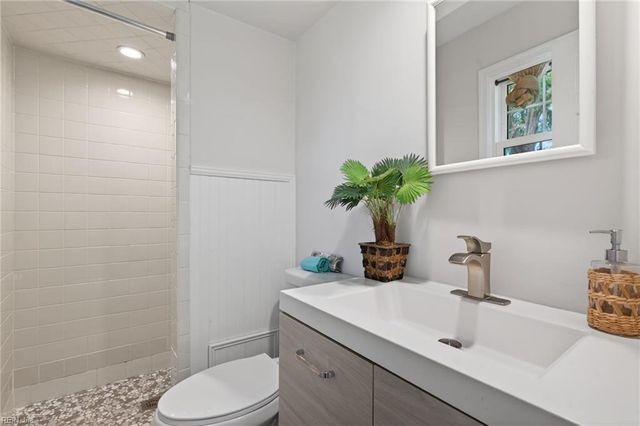 2432 Lakewood LN, Chesapeake, VA 23321