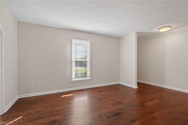 2432 Lakewood LN, Chesapeake, VA 23321