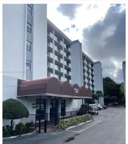 5860 NW 44th St 208, Lauderhill, FL 33319