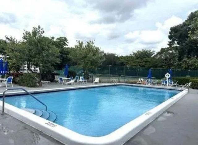 5860 NW 44th St 208, Lauderhill, FL 33319