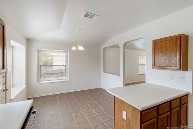 5016 Crestwood Hill, San Antonio, TX 78244