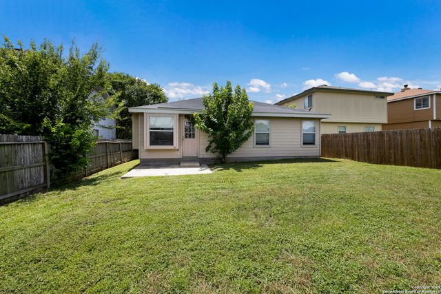 5016 Crestwood Hill, San Antonio, TX 78244