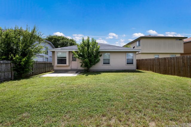 5016 Crestwood Hill, San Antonio, TX 78244