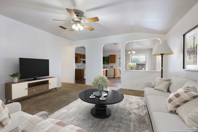 5016 Crestwood Hill, San Antonio, TX 78244