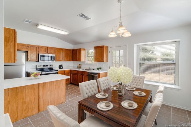 5016 Crestwood Hill, San Antonio, TX 78244