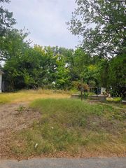 108 Fairview Street, Waxahachie, TX 75165