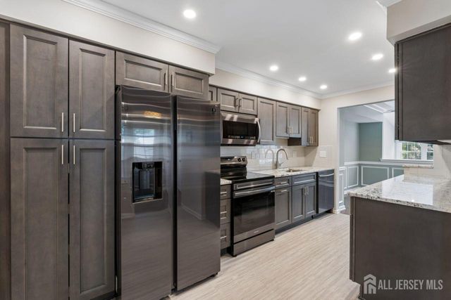 82 Bayberry Drive 82, Franklin Twsp, NJ 08873