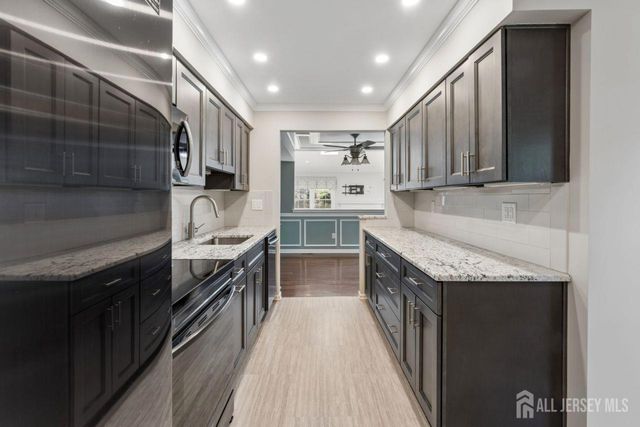 82 Bayberry Drive 82, Franklin Twsp, NJ 08873