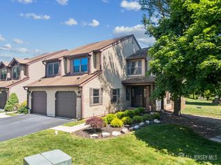 82 Bayberry Drive 82, Franklin Twsp, NJ 08873