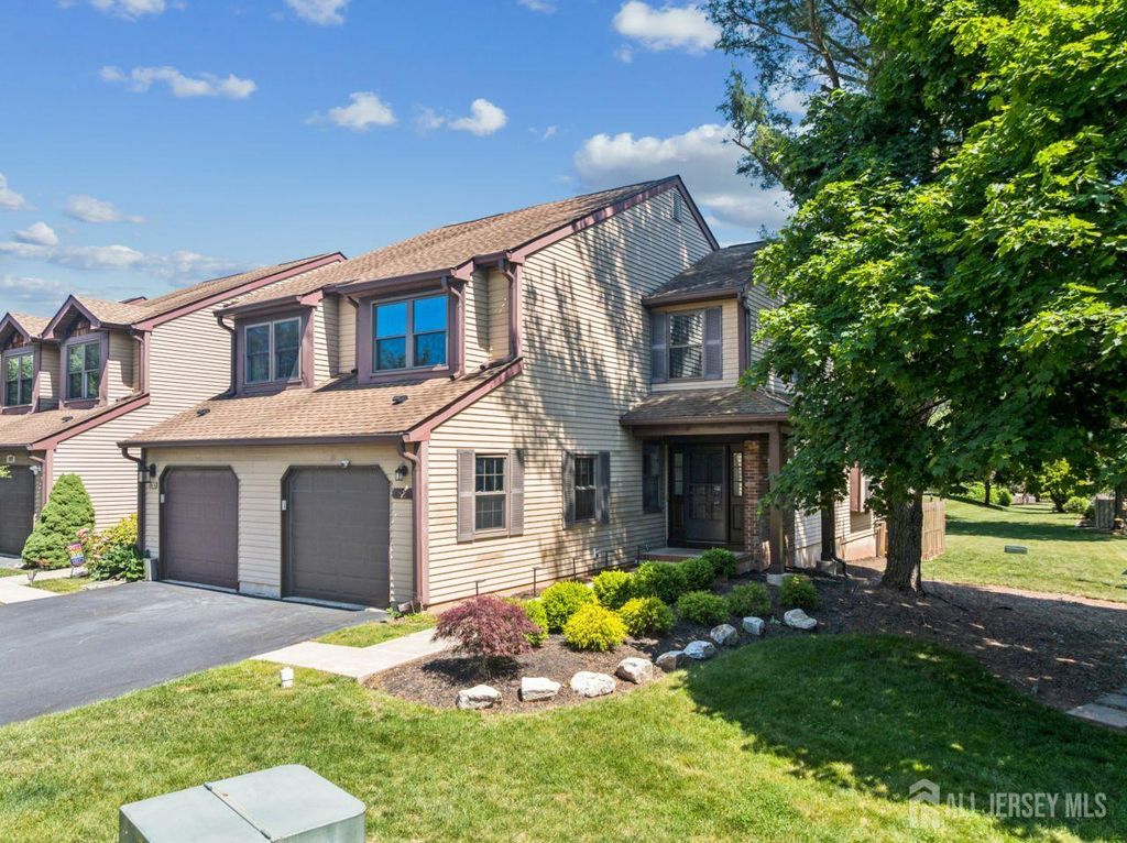 82 Bayberry Drive 82, Franklin Twsp, NJ 08873