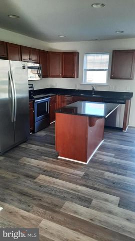 815 SCHOONER LN, Mechanicsburg, PA 17050